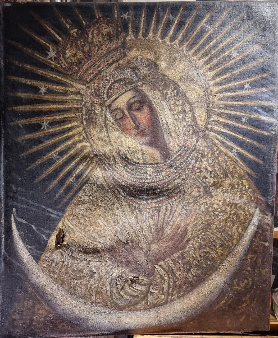 Ікона Матері Божої Остробрамської, яка чудом вціліла під час пожежі в костелі св.Миколая у вересні 2021 року